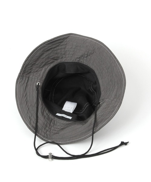 BAYFLOW（ベイフロー）の「[ワイヤー入りのツバ仕様]撥水加工付きステッチサファリハット（ハット・レディース・チャコール/ブラック・FREE）」の7枚目の写真