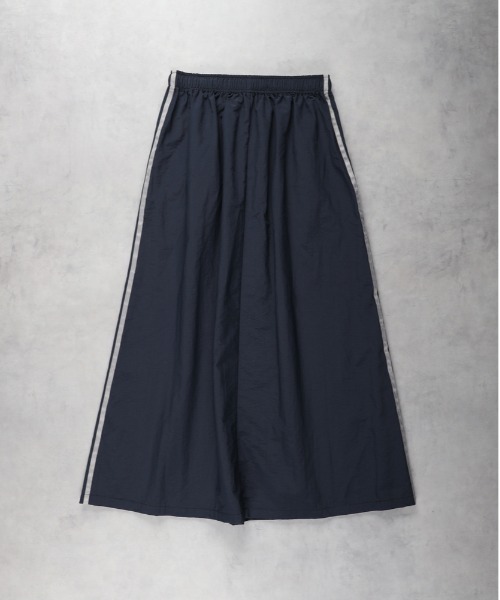 Right-on（ライトオン）の「【HONEYSUCKLE ROSE】ナイロンラインスカート（スカート・レディース・ネイビー/ダークグレー・M/L）」の4枚目の写真