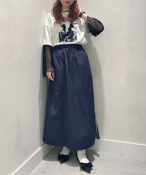 Right-on（ライトオン）の「【HONEYSUCKLE ROSE】ナイロンラインスカート（スカート・レディース・ネイビー/ダークグレー・M/L）」の10枚目の写真