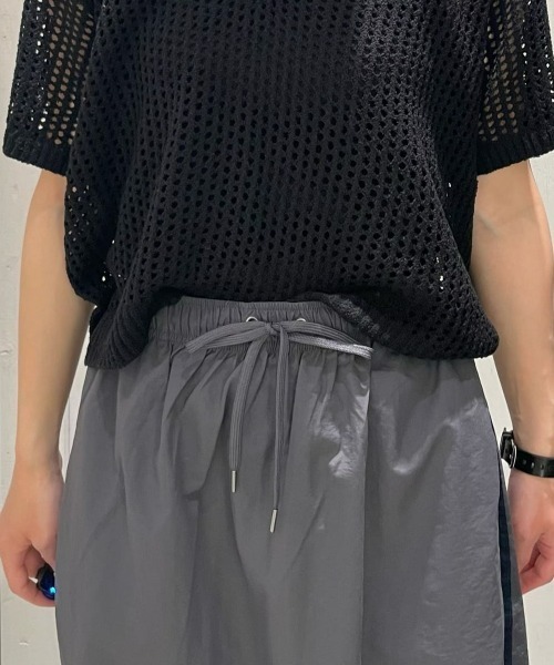 Right-on（ライトオン）の「【HONEYSUCKLE ROSE】ナイロンラインスカート（スカート・レディース・ネイビー/ダークグレー・M/L）」の17枚目の写真