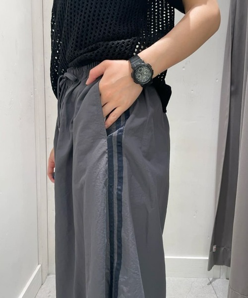 Right-on（ライトオン）の「【HONEYSUCKLE ROSE】ナイロンラインスカート（スカート・レディース・ネイビー/ダークグレー・M/L）」の19枚目の写真