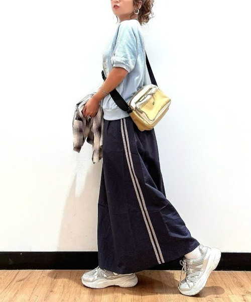 Right-on（ライトオン）の「【HONEYSUCKLE ROSE】ナイロンラインスカート（スカート・レディース・ネイビー/ダークグレー・M/L）」の21枚目の写真