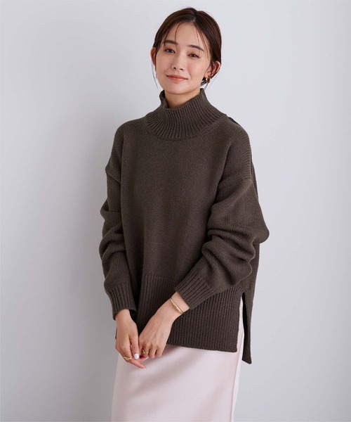 UR'S(ユアーズ)の「ハイネックサイドスリットオーバーサイズニット(ニット/セーター・レディース・アイボリー/ブラック/ライトグレー/ダークブラウン/グレー系その他/レッド・S/L/M)」の14枚目の写真