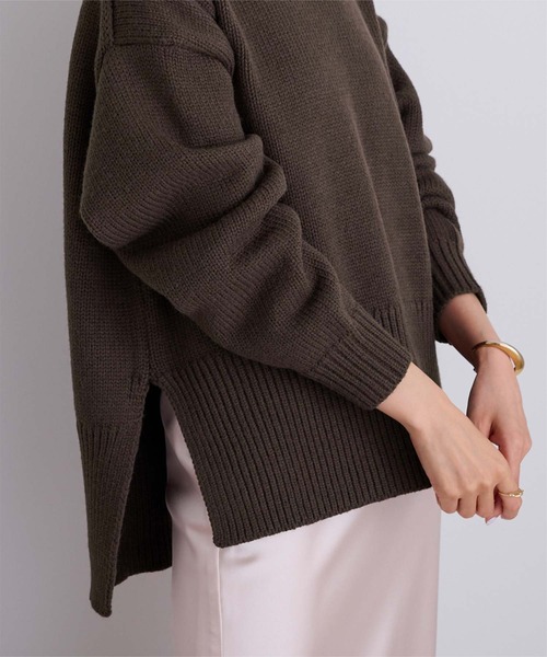 UR'S(ユアーズ)の「ハイネックサイドスリットオーバーサイズニット(ニット/セーター・レディース・アイボリー/ブラック/ライトグレー/ダークブラウン/グレー系その他/レッド・S/L/M)」の15枚目の写真