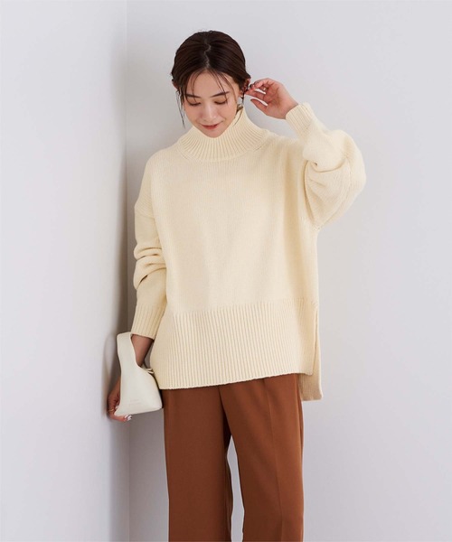 UR'S(ユアーズ)の「ハイネックサイドスリットオーバーサイズニット(ニット/セーター・レディース・アイボリー/ブラック/ライトグレー/ダークブラウン/グレー系その他/レッド・S/L/M)」の9枚目の写真