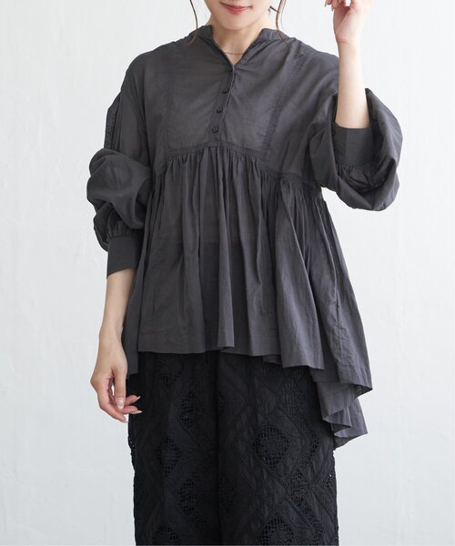 notch.（ノッチ）の「【notch.by KR】スキッパーペプラムブラウス（シャツ/ブラウス・レディース・チャコール/ネイビー/ブラック/オフホワイト・M）」の3枚目の写真