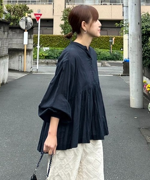 notch.（ノッチ）の「【notch.by KR】スキッパーペプラムブラウス（シャツ/ブラウス・レディース・チャコール/ネイビー/ブラック/オフホワイト・M）」の12枚目の写真