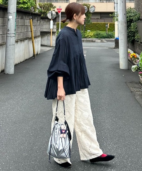 notch.（ノッチ）の「【notch.by KR】スキッパーペプラムブラウス（シャツ/ブラウス・レディース・チャコール/ネイビー/ブラック/オフホワイト・M）」の17枚目の写真