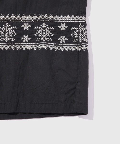 ADAM ET ROPE'（アダムエロペ）の「クロスステッチ ボックスシルエット オープンカラーシャツ（シャツ/ブラウス・メンズ・ホワイト/ブラック・M/L）」の14枚目の写真