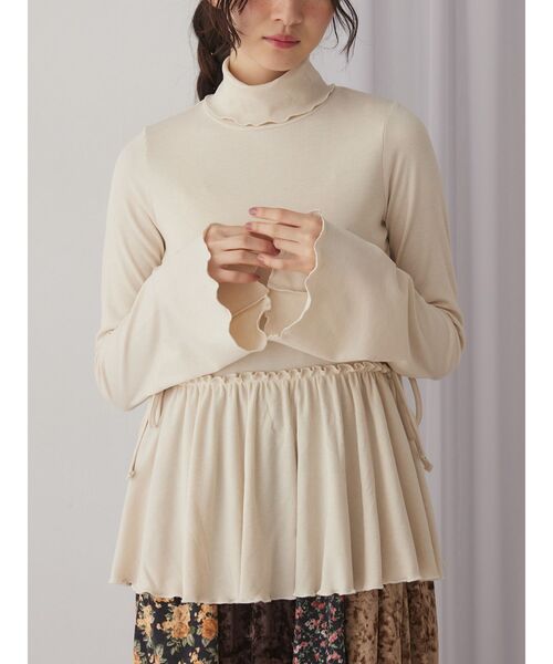 merry jenny（メリージェニー）の「ギャザーペプラムカットtops（ニット/セーター・レディース・アイボリー/モカ/ブラック・FREE）」の2枚目の写真