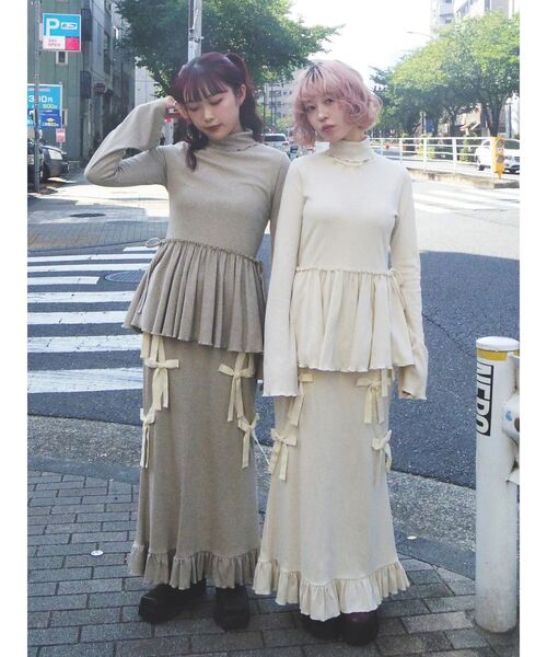 merry jenny（メリージェニー）の「ギャザーペプラムカットtops（ニット/セーター・レディース・アイボリー/モカ/ブラック・FREE）」の5枚目の写真