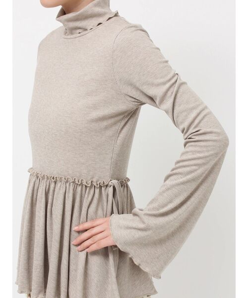 merry jenny(メリージェニー)の「ギャザーペプラムカットtops(ニット/セーター・レディース・アイボリー/モカ/ブラック・FREE)」の9枚目の写真