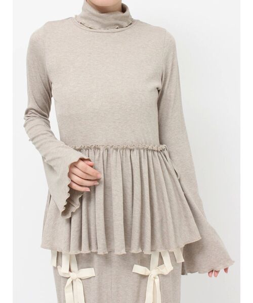 merry jenny(メリージェニー)の「ギャザーペプラムカットtops(ニット/セーター・レディース・アイボリー/モカ/ブラック・FREE)」の16枚目の写真