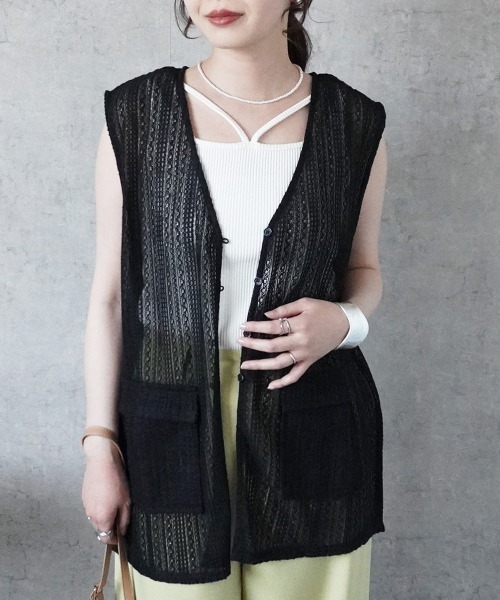 SELECT LEVERY(セレクトリベリー)の「透かし編みレースジレベスト(ベスト・レディース・ブラック/ベージュ/オフホワイト・MEDIUM/LARGE)」の21枚目の写真