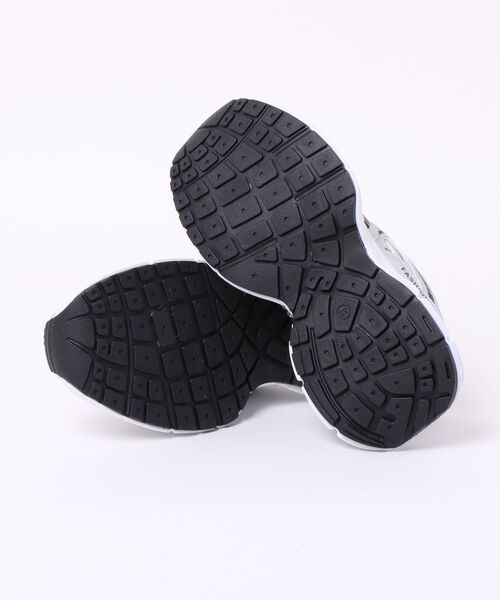 shoes365(シューズスリーシックスファイヴ)の「厚底ランニングスニーカー(スニーカー・メンズ・シルバー/ブラック・25.5cm/26.5cm/25.0cm/26.0cm/27.0cm/24.5cm)」の4枚目の写真