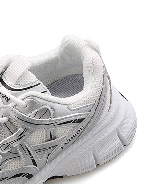 shoes365(シューズスリーシックスファイヴ)の「厚底ランニングスニーカー(スニーカー・メンズ・シルバー/ブラック・25.5cm/26.5cm/25.0cm/26.0cm/27.0cm/24.5cm)」の20枚目の写真