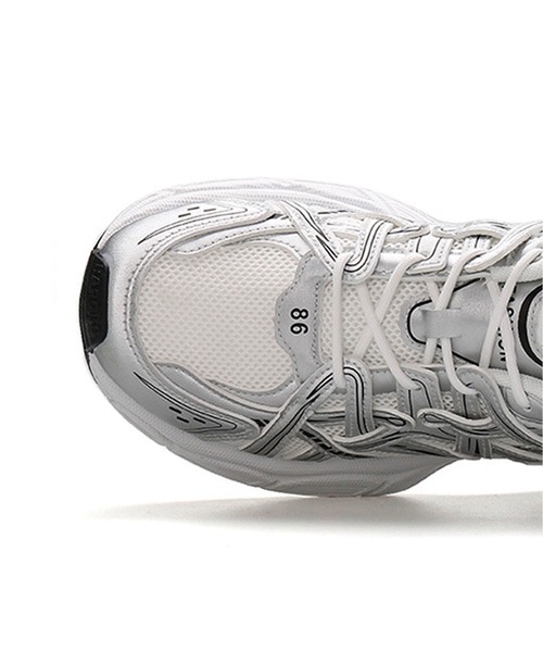 shoes365(シューズスリーシックスファイヴ)の「厚底ランニングスニーカー(スニーカー・メンズ・シルバー/ブラック・25.5cm/26.5cm/25.0cm/26.0cm/27.0cm/24.5cm)」の18枚目の写真