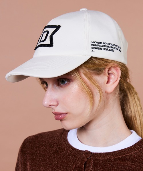 DOUBLE STANDARD CLOTHING（ダブルスタンダードクロージング）の「Dロゴ ベースボールキャップ（キャップ・レディース・オフホワイト・FREE）」の3枚目の写真