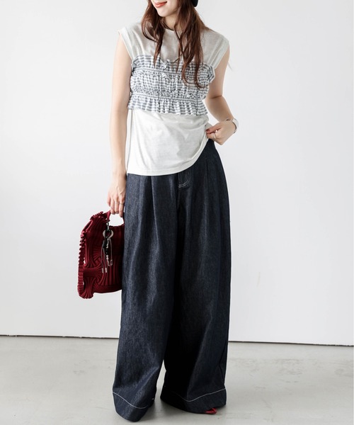 AMELY(エミリー)の「フリルビスチェ×Tシャツセット(アンサンブル・レディース・ホワイト×グレー/ブラック/ホワイト×ブルー/ブラック×ホワイト・フリー)」の20枚目の写真