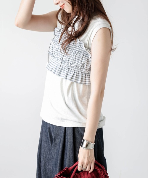 AMELY(エミリー)の「フリルビスチェ×Tシャツセット(アンサンブル・レディース・ホワイト×グレー/ブラック/ホワイト×ブルー/ブラック×ホワイト・フリー)」の21枚目の写真