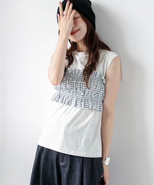 AMELY(エミリー)の「フリルビスチェ×Tシャツセット(アンサンブル・レディース・ホワイト×グレー/ブラック/ホワイト×ブルー/ブラック×ホワイト・フリー)」の22枚目の写真