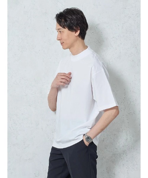 TRANS CONTINENTS（トランスコンチネンツ）の「TRANS CONTINENTS　モックネック半袖Ｔシャツ　ホワイト/ブラック（Tシャツ/カットソー・メンズ・ホワイト/ブラック・L/LL/M）」の2枚目の写真