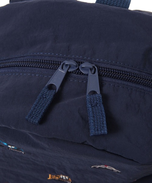 BAYFLOW（ベイフロー）の「[急な雨でも安心!撥水機能付き]アソート刺繍リュック(KIDS)（バックパック/リュック・キッズ・ラベンダー/グレー/ピンク/ネイビー・MEDIUM/LARGE）」の10枚目の写真