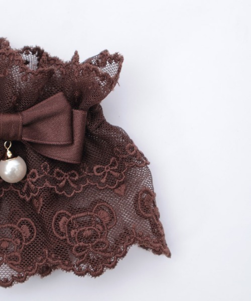 お袖留め　生成 クマ刺繍お袖留め（ブレスレット）｜Chalmiere（シャルミエール）の