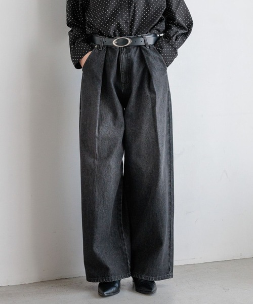 LOWRYS FARM(ローリーズファーム)の「タックワイドデニム 532506(デニムパンツ・レディース・パープル/ブラック/ブラウン/レオパード/ブルー・SMALL/MEDIUM/LARGE)」の2枚目の写真