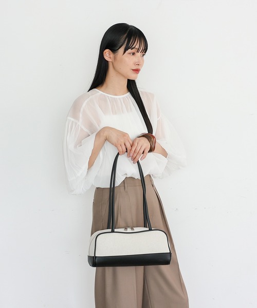 VitaFelice(ヴィータフェリーチェ)の「ミニボストンバッグ 横長フォルム 横長バッグ バイカラー キャンバスバッグ 長めハンドル(ボストンバッグ・レディース・ブラック・FREE)」の5枚目の写真