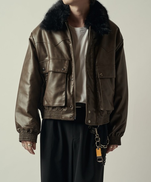Lui's(ルイス)の「SURJENT シンセティックレザーフライトジャケット(ブルゾン・メンズ・ブラウン/ブラック・1/2)」の22枚目の写真