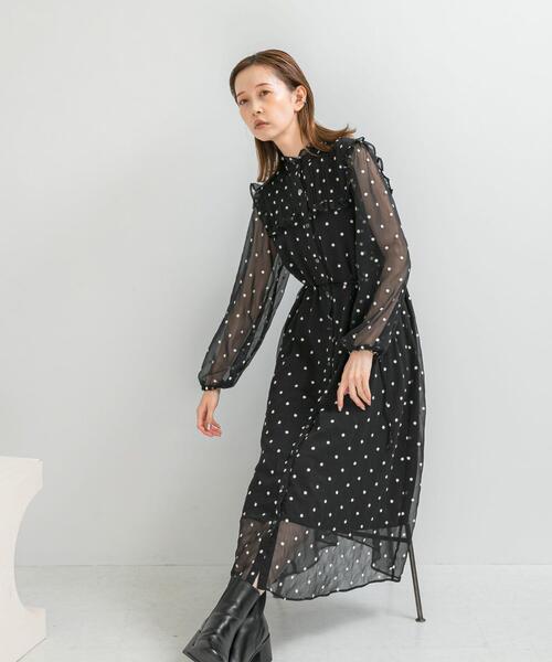 WEB限定』フラワー刺繍フリルネックワンピース（ワンピース