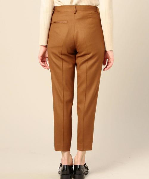BEAUTY&YOUTH UNITED ARROWS(ビューティーアンドユースユナイテッドアローズ)の「BY サキソニータックテーパードパンツ◆(その他パンツ・レディース・ブラック/ダークグレー/ブラウン・SMALL/LARGE/MEDIUM)」の4枚目の写真
