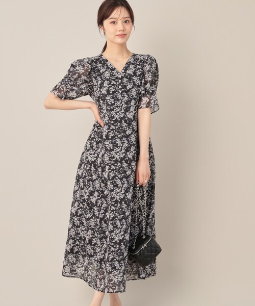 couture brooch（クチュールブローチ）の「【一枚で着映える・通勤】Vネックフラワーワンピース（ワンピース・レディース・ダークブラウン系/ブラック系・38/40/42/36）」の6枚目の写真