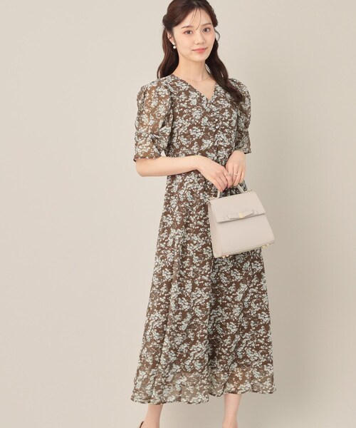 couture brooch（クチュールブローチ）の「【一枚で着映える・通勤】Vネックフラワーワンピース（ワンピース・レディース・ダークブラウン系/ブラック系・38/40/42/36）」の21枚目の写真