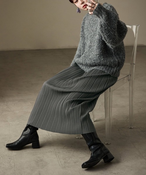 Fashion Letter(ファッションレター)の「カットプリーツロングスカート(スカート・レディース・カーキ/グレイッシュベージュ/ブラウン/キャメル/チャコール/ブラック・M/L)」の3枚目の写真