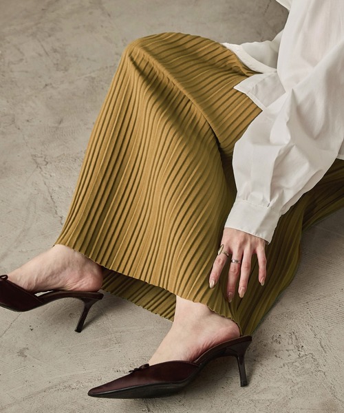 Fashion Letter(ファッションレター)の「カットプリーツロングスカート(スカート・レディース・カーキ/グレイッシュベージュ/ブラウン/キャメル/チャコール/ブラック・M/L)」の14枚目の写真