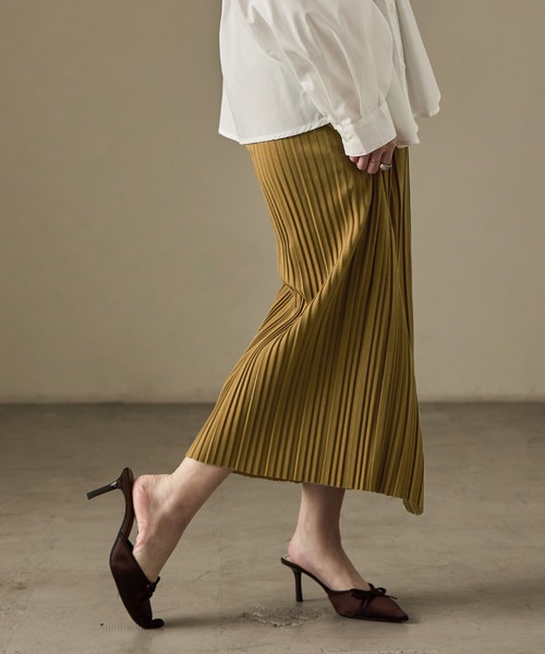 Fashion Letter(ファッションレター)の「カットプリーツロングスカート(スカート・レディース・カーキ/グレイッシュベージュ/ブラウン/キャメル/チャコール/ブラック・M/L)」の18枚目の写真