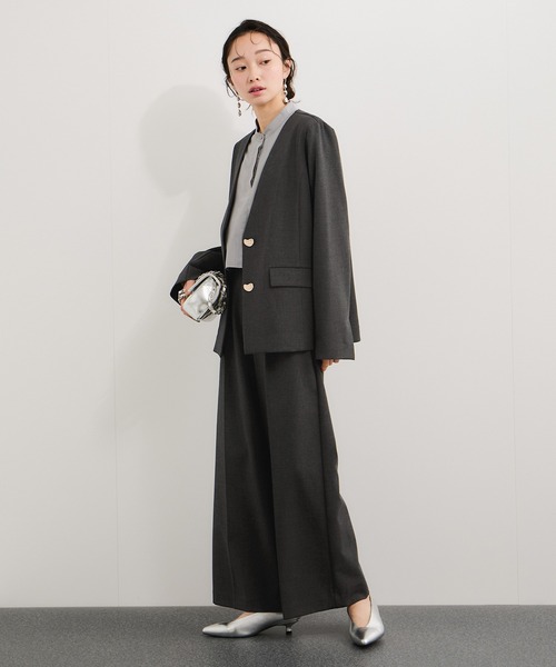 le cercle ADAM ET ROPE'（ルセルクルアダムエロペ）の「タックワイドパンツ/セットアップ対応（スラックス・レディース・チャコールグレー/ライトグレー/ベージュ・FREE）」の8枚目の写真