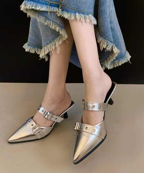yuue' ( wear )（ユーイ）の「ダブルベルトミュールパンプス（パンプス・レディース・シルバー/ブラック・24.5cm/23.5cm）」の2枚目の写真