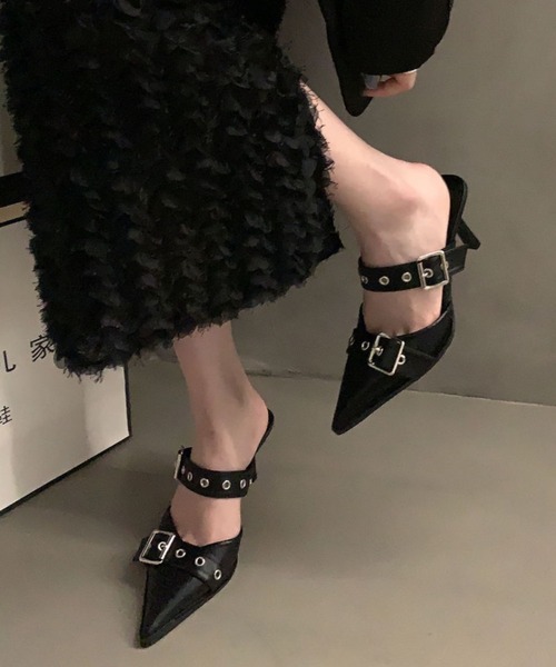 yuue' ( wear )（ユーイ）の「ダブルベルトミュールパンプス（パンプス・レディース・シルバー/ブラック・24.5cm/23.5cm）」の5枚目の写真
