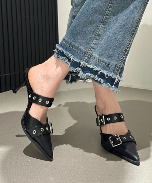 yuue' ( wear )（ユーイ）の「ダブルベルトミュールパンプス（パンプス・レディース・シルバー/ブラック・24.5cm/23.5cm）」の9枚目の写真