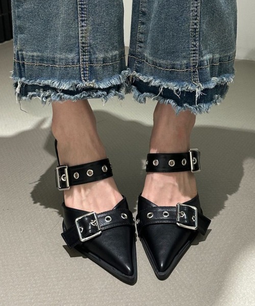 yuue' ( wear )（ユーイ）の「ダブルベルトミュールパンプス（パンプス・レディース・シルバー/ブラック・24.5cm/23.5cm）」の8枚目の写真