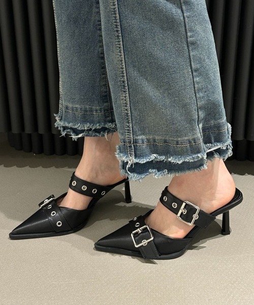 yuue' ( wear )（ユーイ）の「ダブルベルトミュールパンプス（パンプス・レディース・シルバー/ブラック・24.5cm/23.5cm）」の7枚目の写真