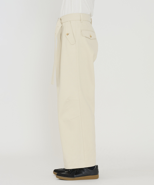 B.C STOCK（ベーセーストック）の「【Deux Allures/ドゥ アリュール】ミリタリー ベルテッドパンツ（チノパンツ・メンズ・ブラウン/アイボリー・FREE）」の10枚目の写真