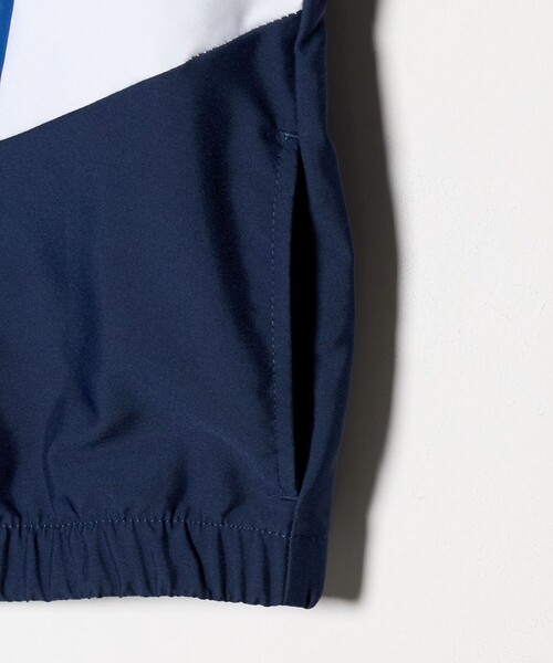 NIKE(ナイキ)の「<NIKE>トラックスーツ ウーヴン FZ / キッズ 130cm-160cm(ブルゾン・キッズ・ブラック/コバルトブルー・160cm/140cm/150cm/130cm)」の4枚目の写真
