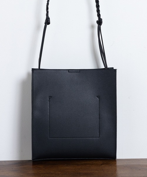 favori(ファヴォリ)の「EM:ダリヤショルダーバッグ(ショルダーバッグ・レディース・ブラック・FREE)」の6枚目の写真