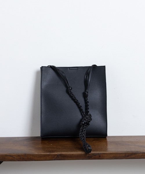 favori(ファヴォリ)の「EM:ダリヤショルダーバッグ(ショルダーバッグ・レディース・ブラック・FREE)」の9枚目の写真