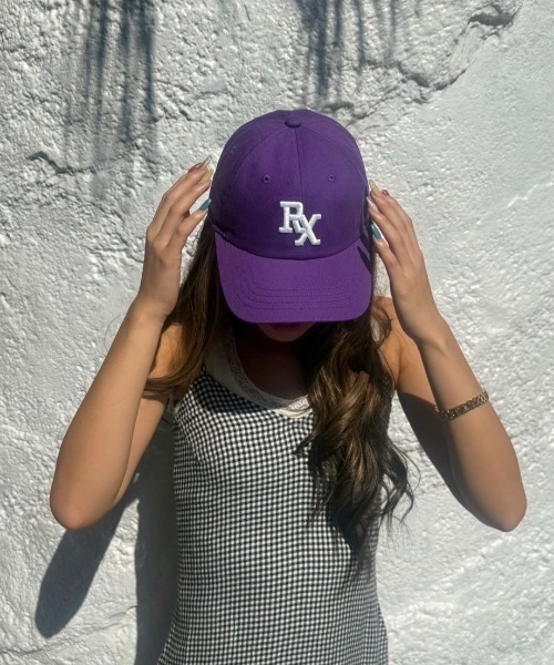 ROXY（ロキシー）の「RX COLOR CAP /ロキシーキッズワンポイント刺繍キャップ（帽子）（キャップ・キッズ・イエロー/ネイビー/ピンク/ブラック/ブルー/パープル・FREE）」の4枚目の写真