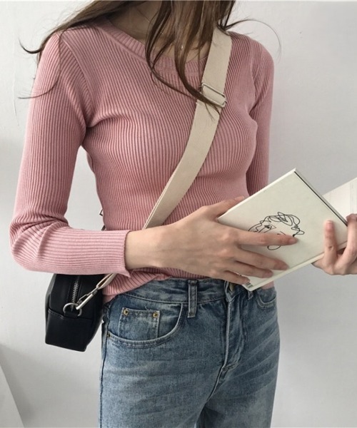 Beststore(ベストストア)の「ネック2タイプ 長袖リブニット インナーニット(ニット/セーター・レディース・イエロー/ホワイト系その他/キャメル/ピンク/ホワイト/グレー系その他/ピンク系その他/ライトベージュ/ブラック/ブラック系その他/グレー/ベージュ系その他/ブラウン・FREE)」の13枚目の写真